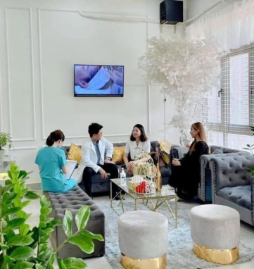 bác sĩ tư vấn nâng ngực tại TP.HCM